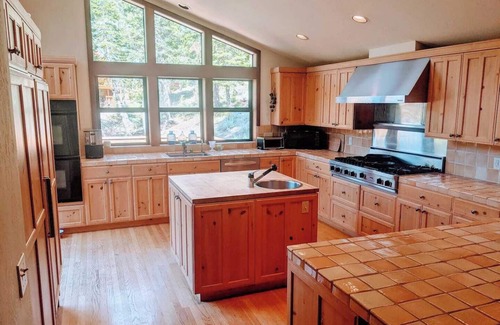 Alpine Meadows Cabin | Rocky Alpine Lodge | Indoor Hot Tub & Game Room!