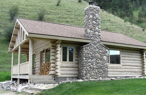 Darby Cabin | Rocky Mountains Getaway: Gorgeous Log Cabin in Darby, Montana