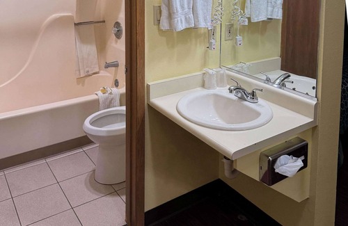 Moriarty Hotel | Rodeway Inn Moriarty