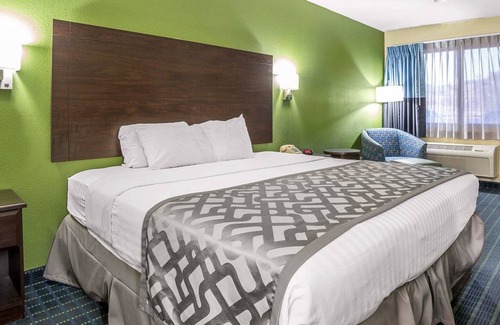 Needles Hotel | Rodeway Inn & Suites Needles