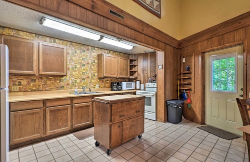 Garfield Cabin | Rogers Cabin w/Direct Access to Beaver Lake!