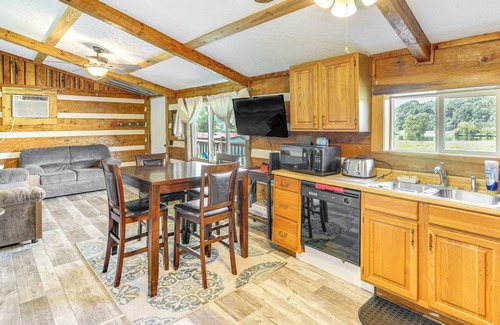 Rogersville Apartment | Rogersville Barn Apartment on 27 Acres w/Pond!