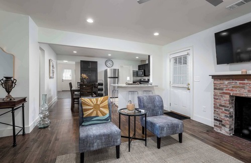 Tuscaloosa House | Roll Tide Knoll- 5 min to UA- 6 TVS- 4 BRs