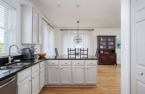 Oceanmarsh Subdivision House | Rolling Tide - Short Walk to the Beach