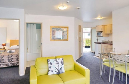 Riccarton Hotel | Roma on Riccarton Motel