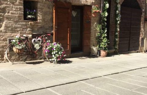 Contrada Castello House | Romantic bb in the historic center of castiglione del lago between Umbria and Tuscany