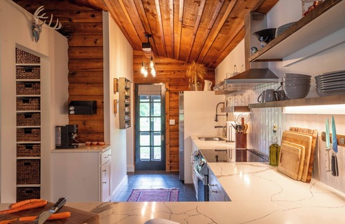 Vero Beach Cabin | Romantic Cabin Retreat on 5 Acres. Florida Farm Stay w/Pond & Porch