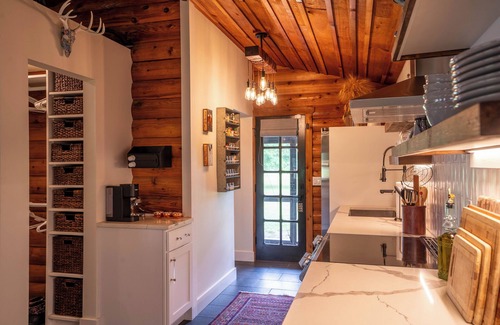 Vero Beach Cabin | Romantic Cabin Retreat on 5 Acres. Florida Farm Stay w/Pond & Porch