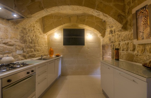 Zabbar House | Romantic, calming, dreamy character house in the centre of the village