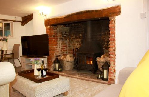 Framlingham House | Romantic* Castle on the Hill Cottage *Framlingham