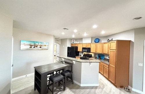 Lake Havasu City Villa | Romantic Hot Tub w/water view. Cute 3-bd Villa w/2 King beds and ensuite baths.