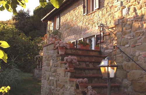 Passignano sul Trasimeno Apartment | Romantic located vacation flat above the Trasimeno Lake