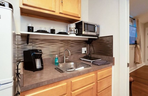 Beaufort Condo | Romantic Luxury with Infrared Sauna. Pets allowed