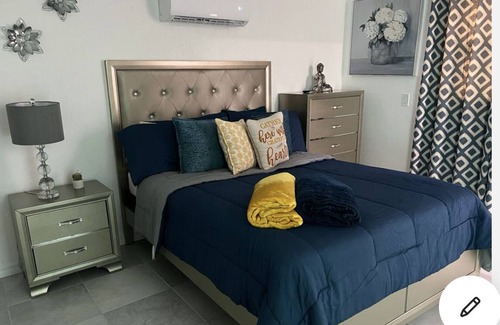 Tarpon Springs Apartment | Romantic suite 5 minutes from the beach!