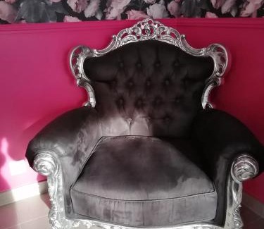 Pouilly Apartment | Romantisme et glamour 2 avec spa , clim et jardin