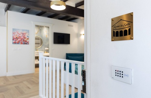 Roman Ghetto House | Rome In Suite, is a holiday home located in the historic center of Rome.