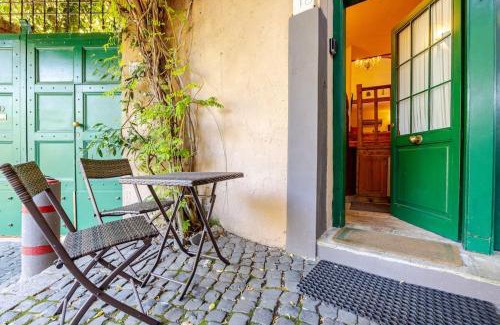 Trastevere Apartment | Rome's Hidden Gem
