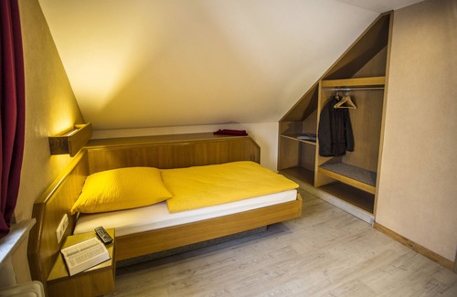 Remchingen Apartment | Roof apartment 4 with sophisticated equipment between Pforzheim and Karlsruhe