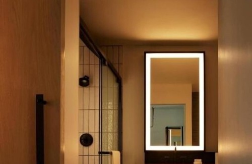 Downtown Atlanta Hotel | Rooftop Bar Onsite! Skyline View w/Captivating Atmosphere! Parking Available!