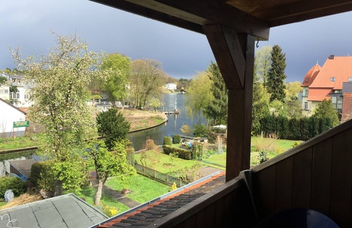 Schlangenluch Apartment | Rooftop loft by the lake, 3klm tesla