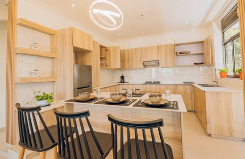 Kigali Hotel | Rooftop View Apartments Rebero