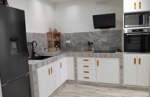 Papeete Cabin | Room 1 - Bed and breakfast in an apartment, 2 min. walk from the ferry dock