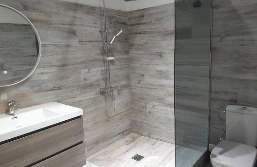 Papeete Cabin | Room 1 - Bed and breakfast in an apartment, 2 min. walk from the ferry dock