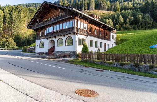 Hainzenberg Apartment | Room '16 En Suite' with Mountain View, Shared Terrace and Wi-Fi