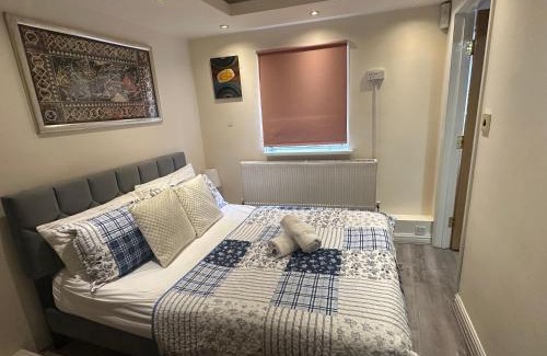 Weavers House | Room 2 - En-suite for 2 people