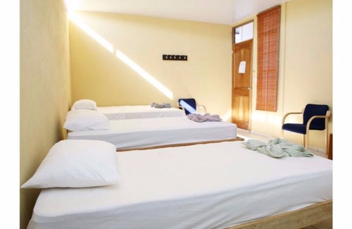 Managua Bed & Breakfast | ROOM 3-C - 3 SINGLE BEDS