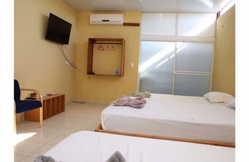 Managua Bed & Breakfast | ROOM 3-C - 3 SINGLE BEDS