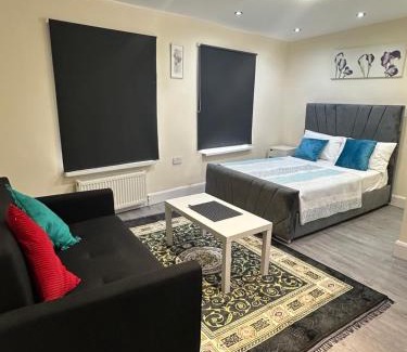 Weavers House | Room 4 - En-suite for 2 people