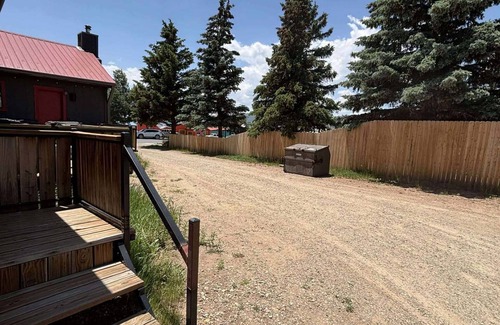 Eagle Nest Cabin | Room 5: Mountain Retreat 15 Minutes to Red River/Angel Fire