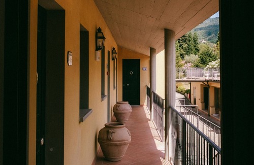 San Donato in Fronzano Apartment | Room '66 H Fattoria Degli Usignoli' with Shared Pool, Wi-Fi and Air Conditioning