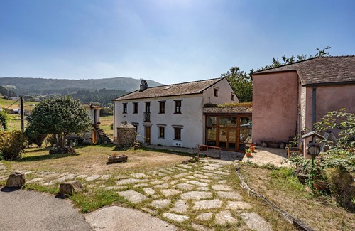 Mondonedo Apartment | Room A Figueira in Mondoñedo with Mountain Views, Shared Terrace, and Wi-Fi