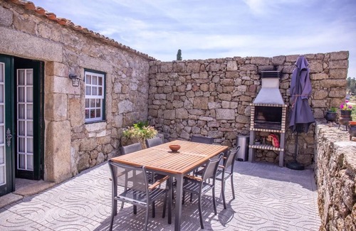 Sortelha Apartment | Room 'Alcaide' with Mountain View, Wi-Fi and Air Conditioning