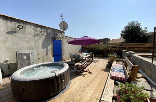 Laure-Minervois Apartment | Room 'Chambre 2 - Sous Les Étoiles' with Shared Terrace and Wi-Fi