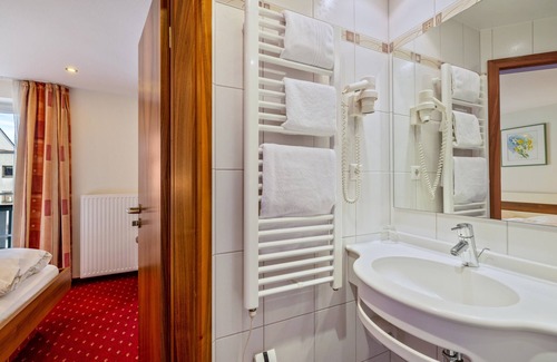 Rosenfeld House | Room 'Doppelzimmer 23' with Balcony and Wi-Fi