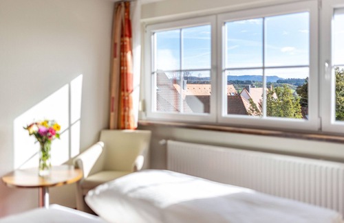 Rosenfeld House | Room 'Doppelzimmer 27' with Wi-Fi