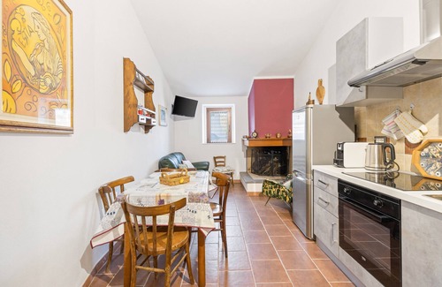 Scano di Montiferro Apartment | Room 'Euterpe' with shared terrace, Wi-Fi and air conditioning