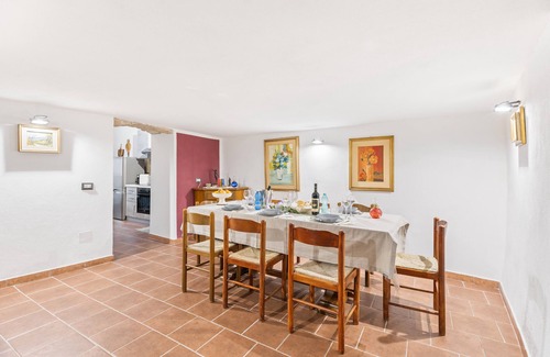 Scano di Montiferro Apartment | Room 'Euterpe' with shared terrace, Wi-Fi and air conditioning