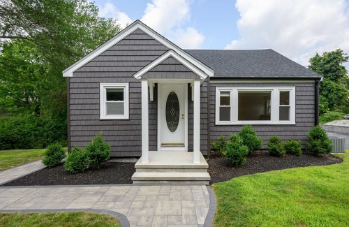 Braintree House | Room for rent in newly renovated suburban home. Close to Hwy/MBTA and hospitals