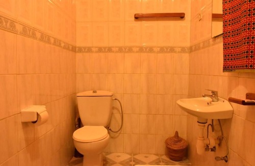 Musanze House | Room in B&B - Amahoro Guest House - Queen Room