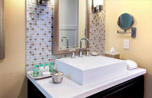 Rock Harbor Hotel | Room in Elegant Beachfront Resort Ideal for Water Sports & Dolphin Swimming