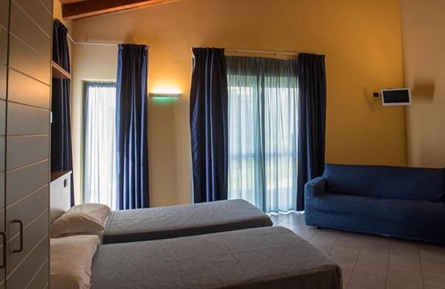 Alba House | Room in Guest Room - Alba Village Hotel Room Twin Beds