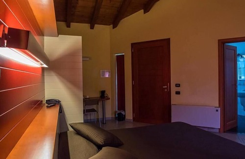 Alba House | Room in Guest Room - Alba Village Hotel Room Twin Beds
