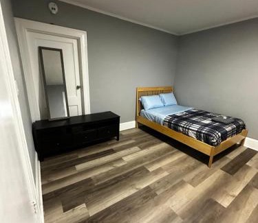 Asylum Hill House | Room Near Downtown Hartford