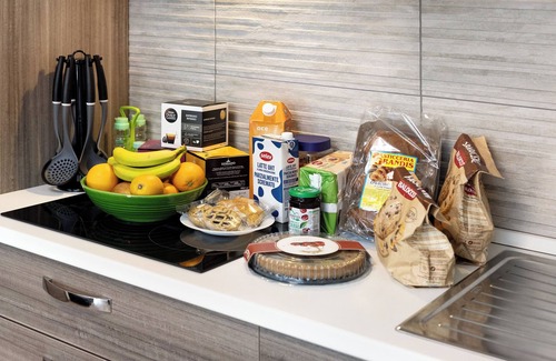 Cervere Apartment | Room 'Nespola' with Shared Terrace, Wi-Fi and Air Conditioning