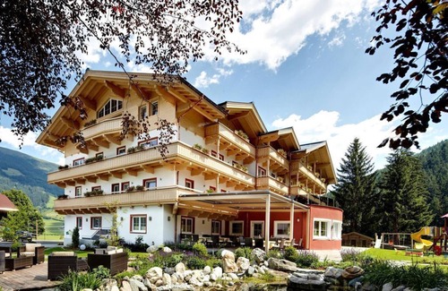 Schonbach House | Room Smaragd - Hotel Grundlhof