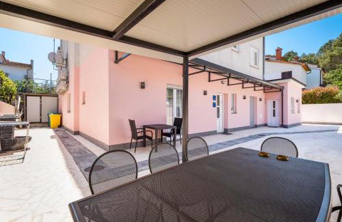 Porec House | Rooms and studio Flora